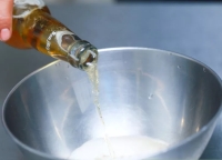 “Chăm” tóc đẹp với bia